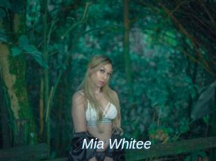 Mia_Whitee