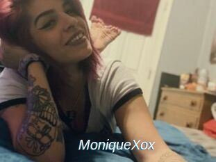 MoniqueXox